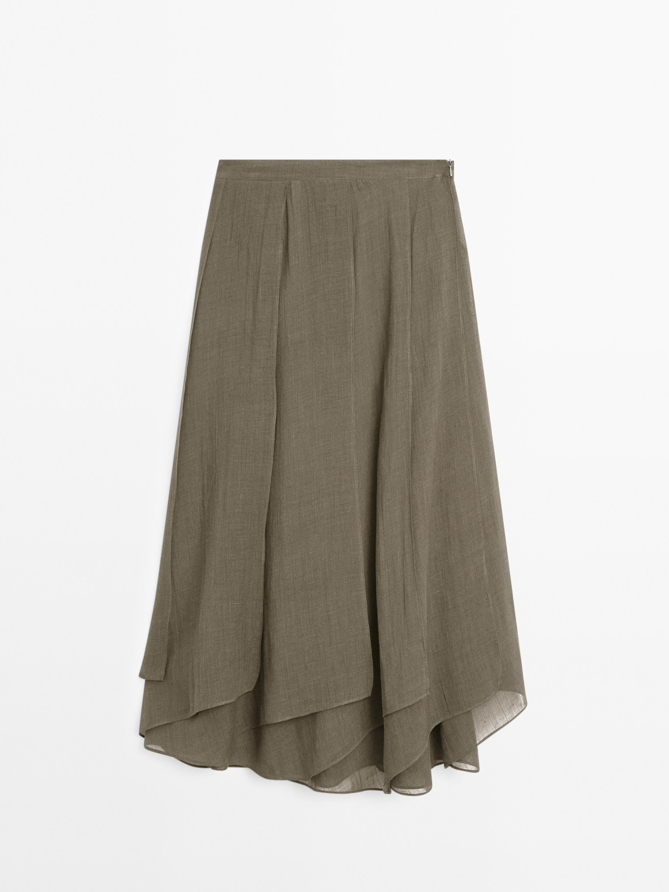 Long flowing skirt with ruffles